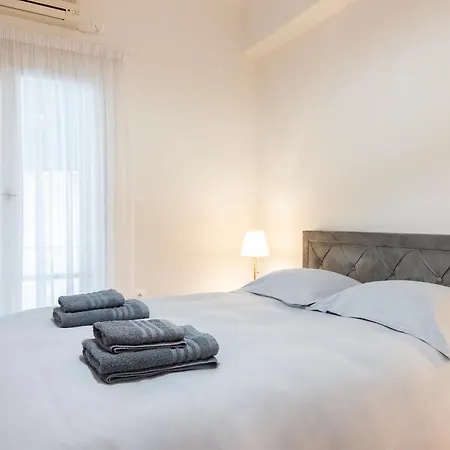 Tan Luxury In Center 78m2 Apartment